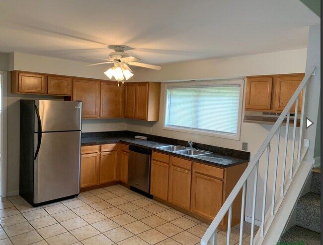 Building Photo - Beautiful Home in Quiet Neighborhood