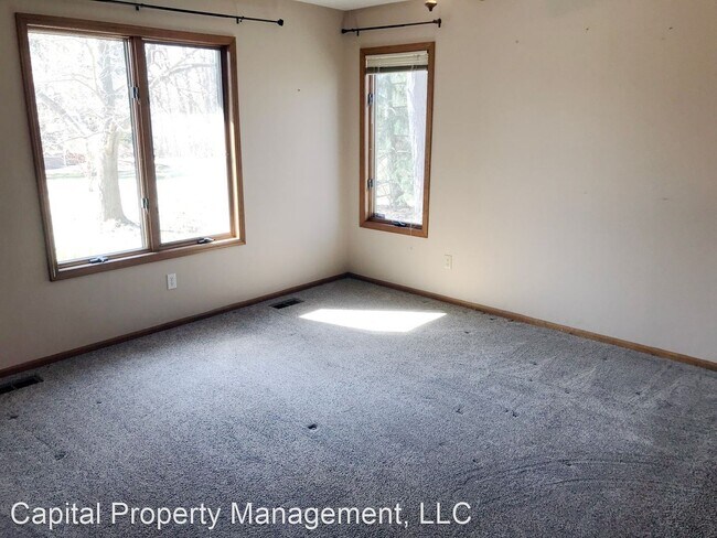 Building Photo - 4 br, 2.5 bath House - 8523 Castle Creek Dr