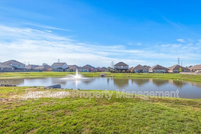 Building Photo - 317 Langley Dr