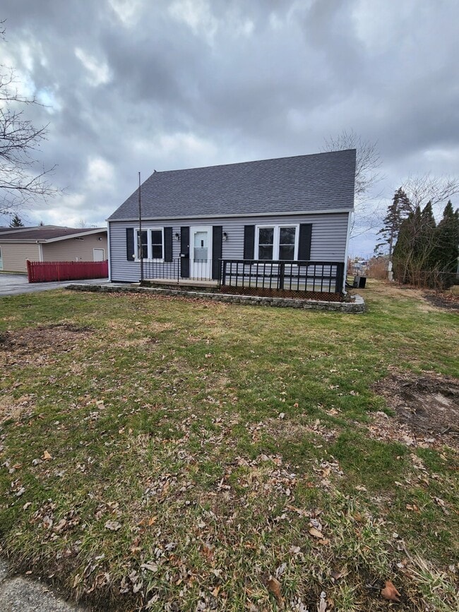 Building Photo - 410 McKinley St