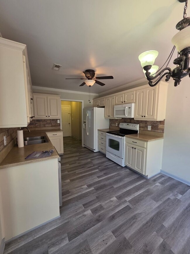Building Photo - 3 Bed, 2 Bath Family Home in Moore, SC