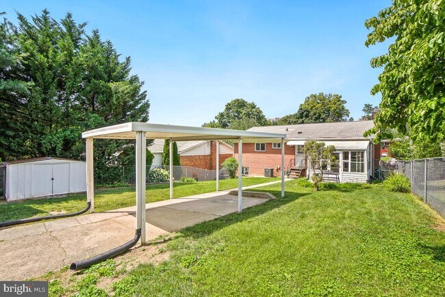 Building Photo - 1446 Roxanna Rd NW