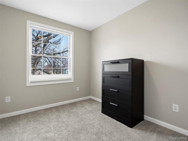 Building Photo - 21539 Caledonia Ave