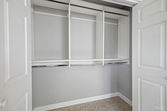 Building Photo - 302 Loruna Dr