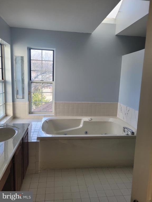 Building Photo - 7014 Megan Ln