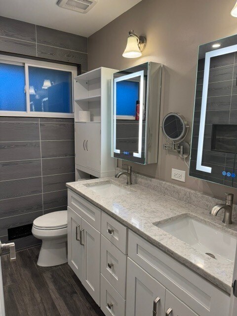 Building Photo - 5115 N Mission Dr