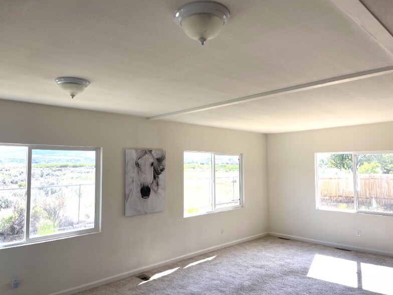 Building Photo - 17880 Mockingbird Dr