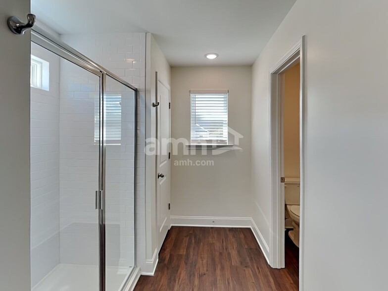 Building Photo - 3760 Blackshear Pl