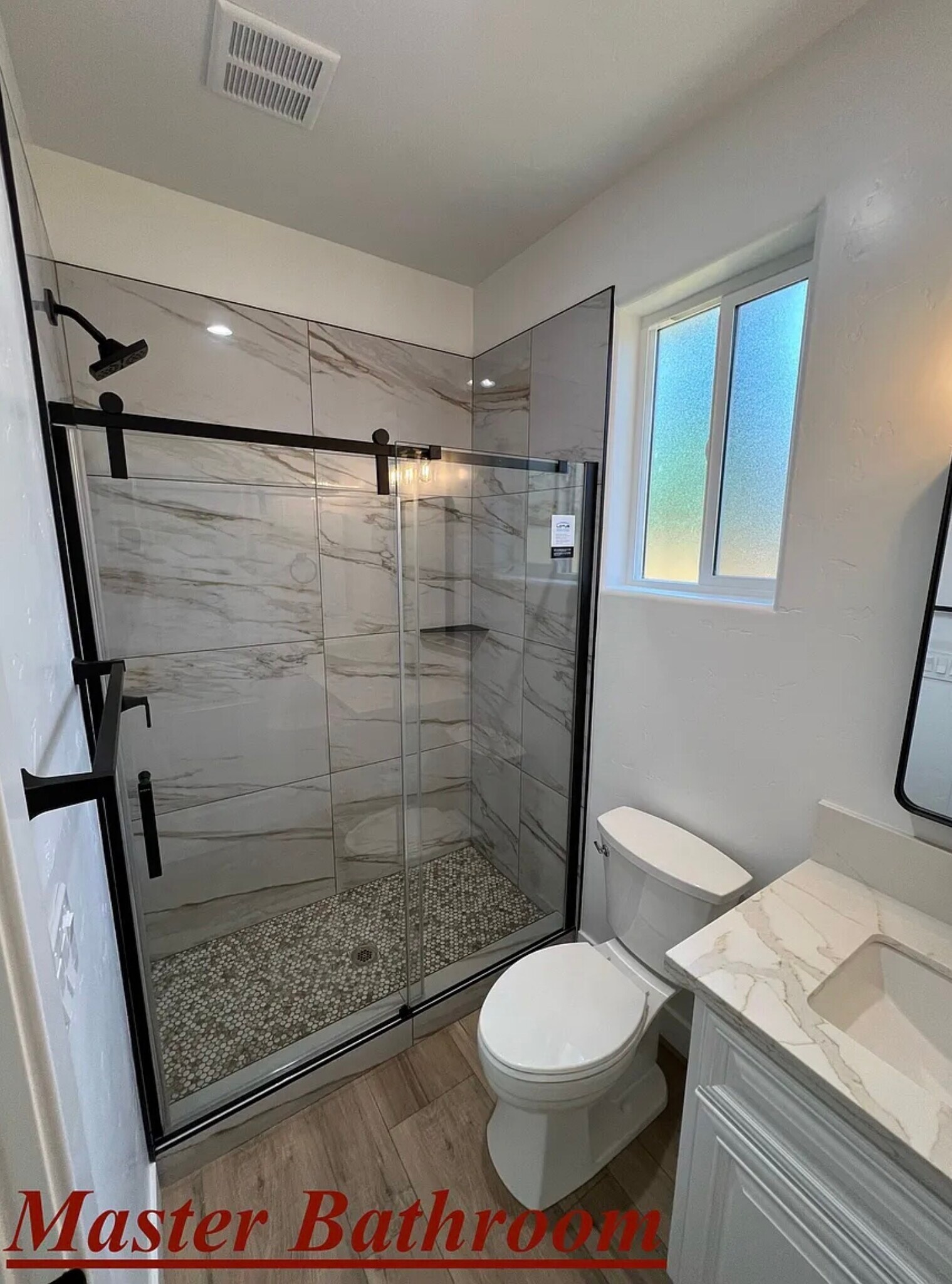 Building Photo - 590 N Lincoln Ave