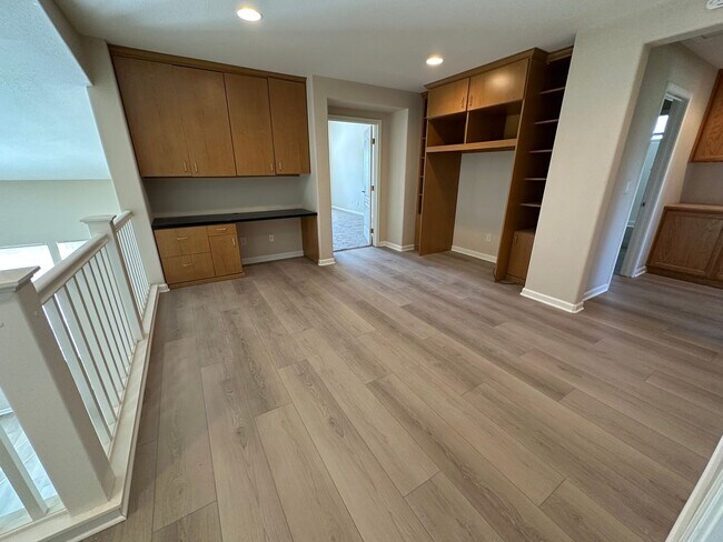 Building Photo - Gorgeous 6 Bedroom, 3 Bath Antioch Home