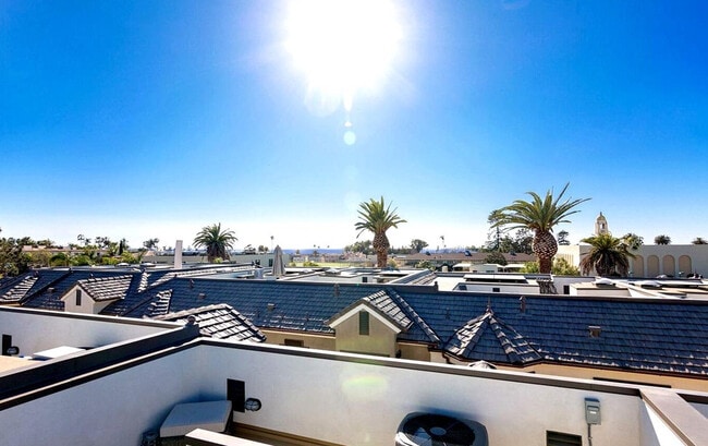 Building Photo - 718 Silver St