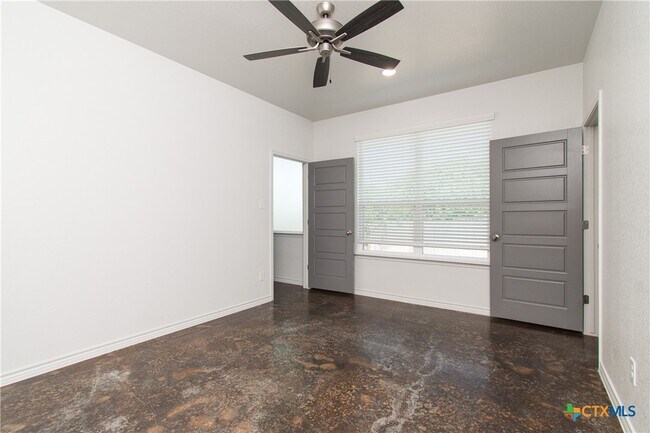 Building Photo - 319 Riptide Dr