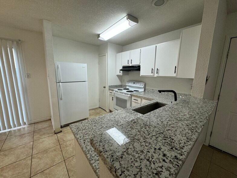 Building Photo - 8869 Meadow Range St