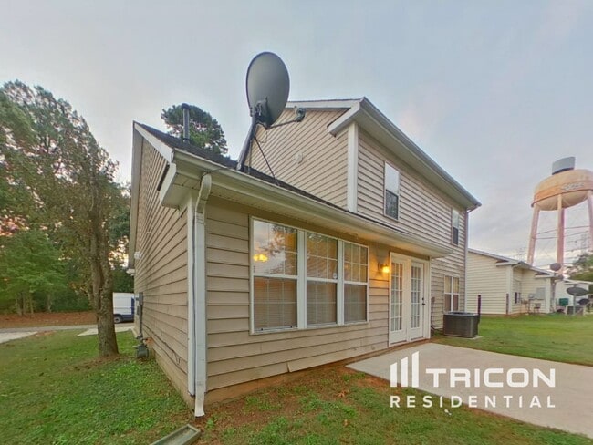 Building Photo - 9605 Kenneth Glenn Dr