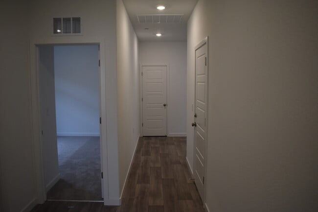 Building Photo - 4448 N San Miguel Ave