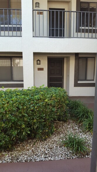 Building Photo - 5825 Rattlesnake Hammock Rd