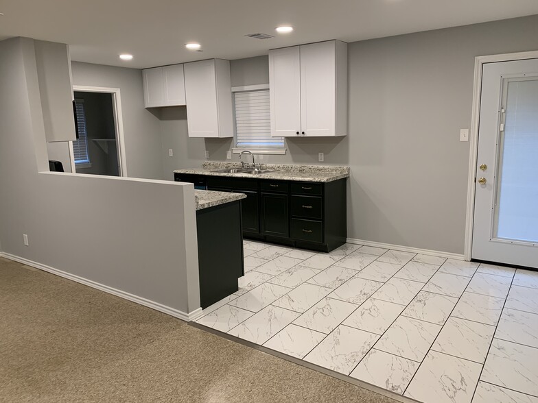 Building Photo - 126 Oak Hill Dr