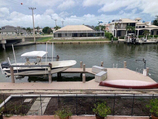 Building Photo - Family Friendly water front 3 Bedroom 3 bath Home with dock & lift -unfurnished-Available NOW
