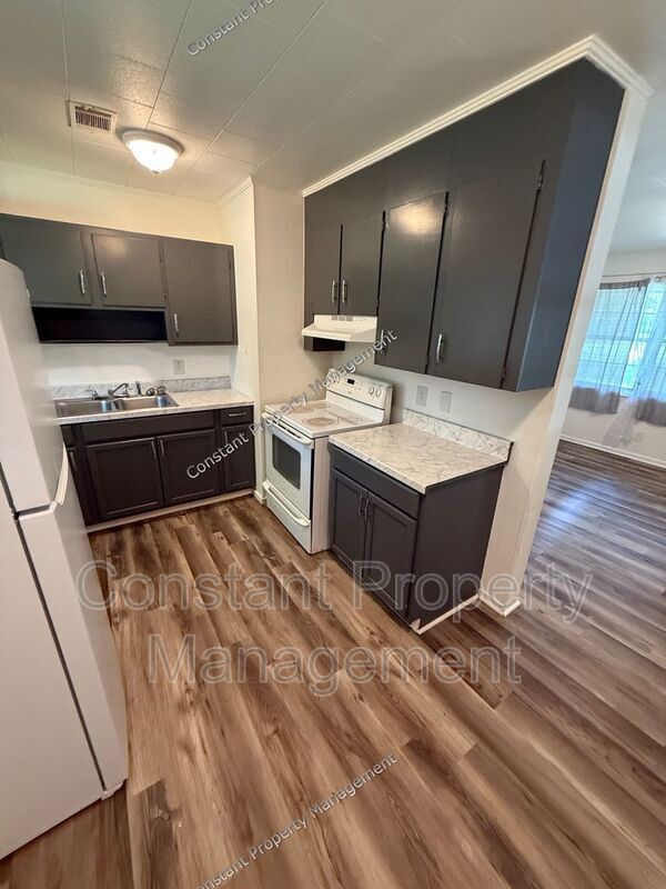 Building Photo - 3371 Adkins Ave