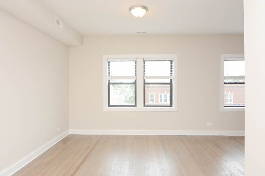 Building Photo - 3407 W Fullerton Ave