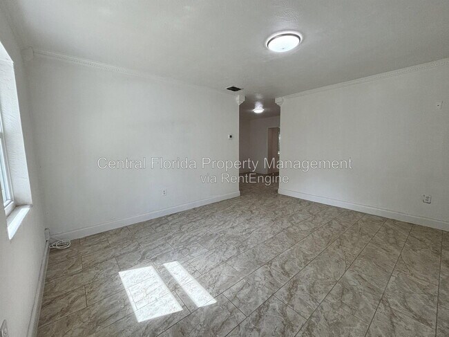 Building Photo - 4606 Meadowbrook Ave