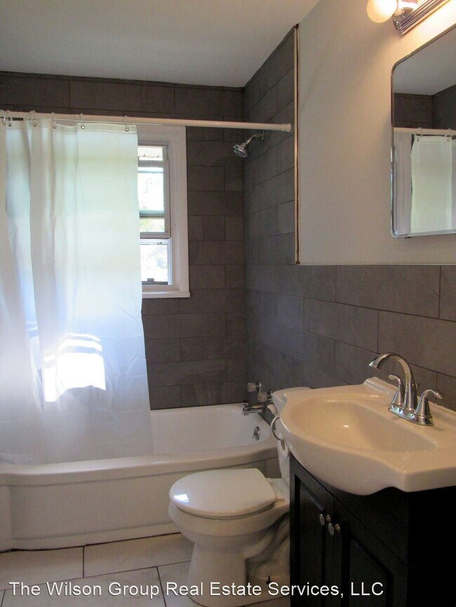 Building Photo - 3 br, 1 bath House - 4105 Edwards Avenue