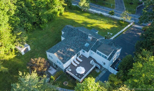 Building Photo - 158 Jelliff Mill Rd