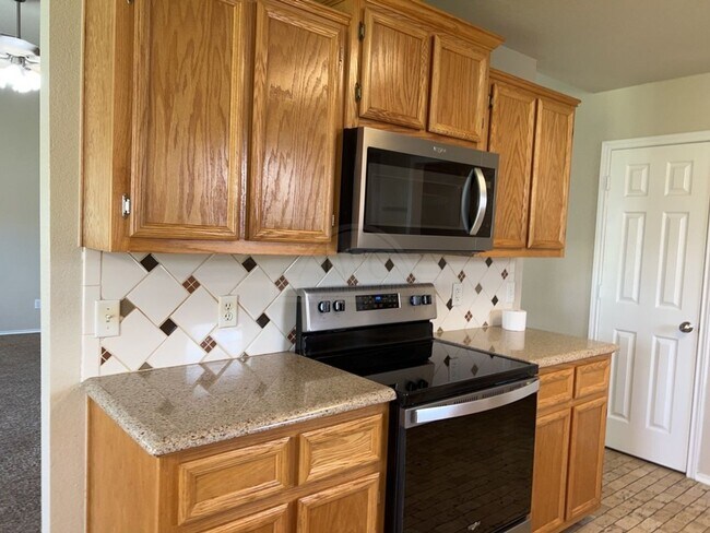 Building Photo - 309 Viola Dr