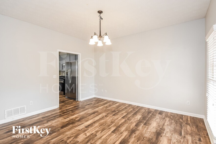 Building Photo - 7285 Wyngate Dr