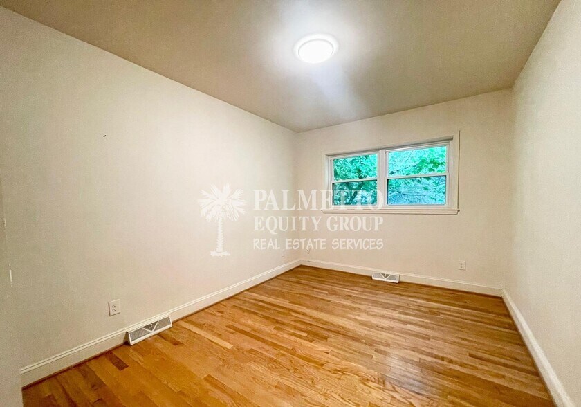 Building Photo - 405 Richardson Ave
