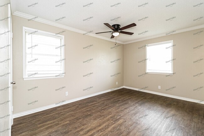 Building Photo - 6929 Mccoy Dr