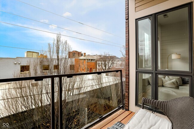 Building Photo - 233 E St Joseph St