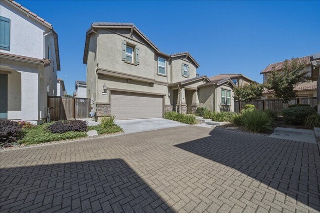 Building Photo - 15 Bannock Glen Pl