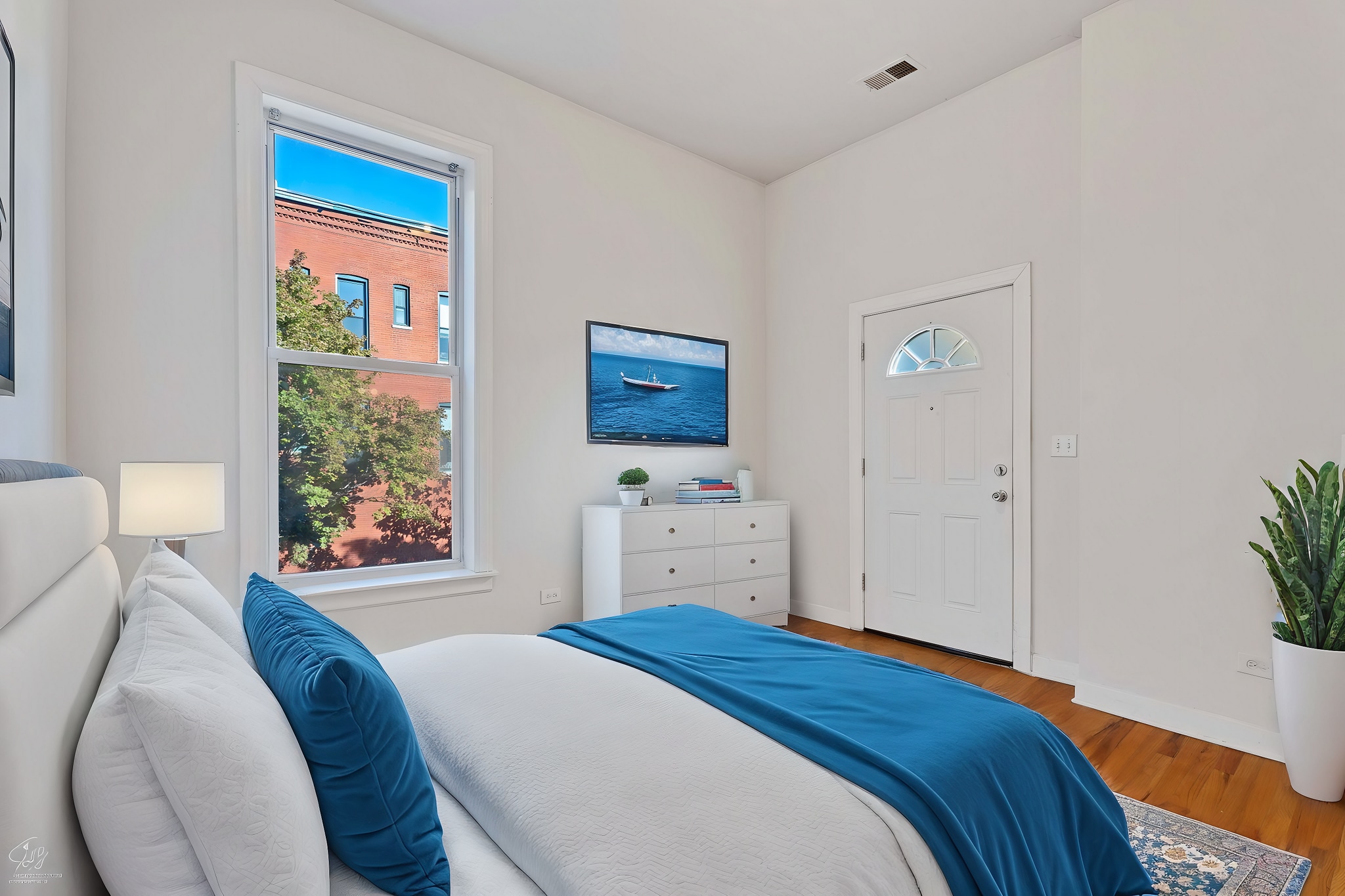 Building Photo - 2601 W North Ave