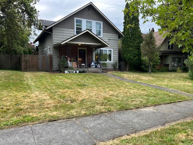 Primary Photo - 1531 James St