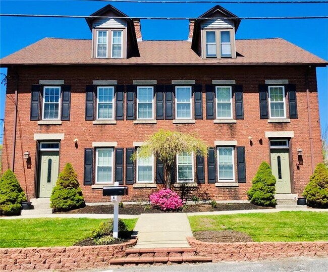 Primary Photo - 2 Brayton Ct