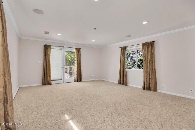 Building Photo - 4539 Mammoth Ave