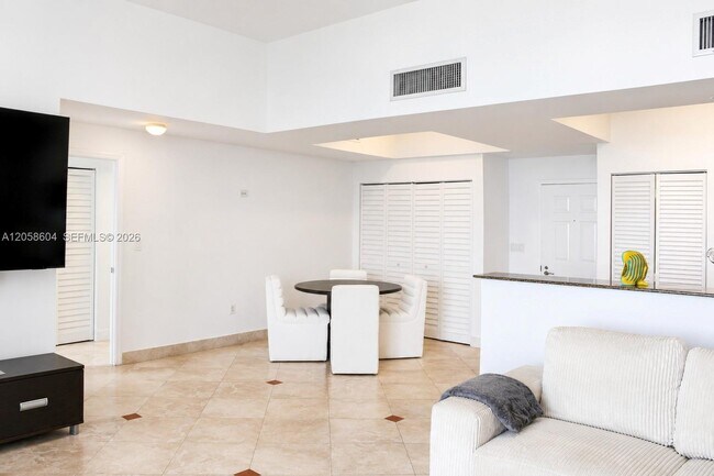 Building Photo - 16699 Collins Ave