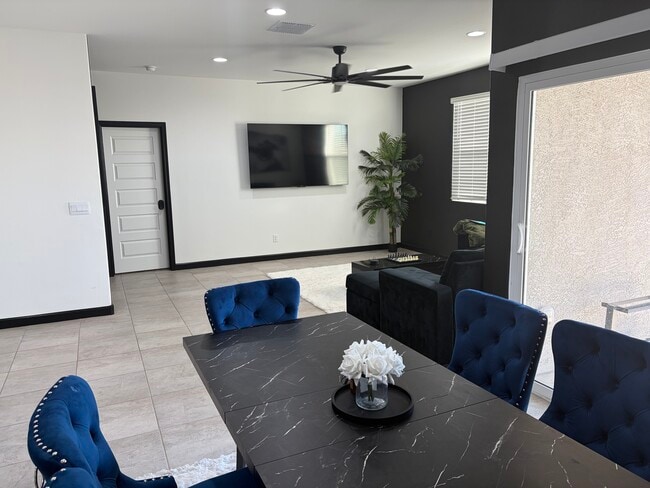 Building Photo - 8439 W Mantle Wy