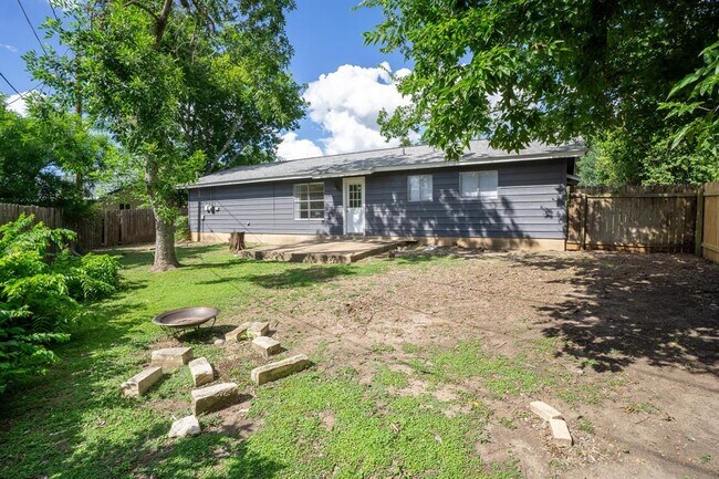 Building Photo - 8204 Easter Cove