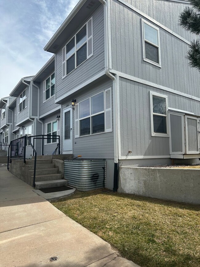 Primary Photo - 2 bed 2 bath Condo in Castle Rock, CO!