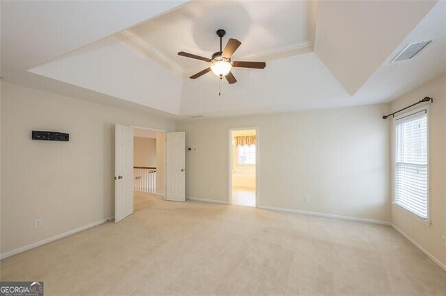 Building Photo - 2404 Gablewood Dr NE
