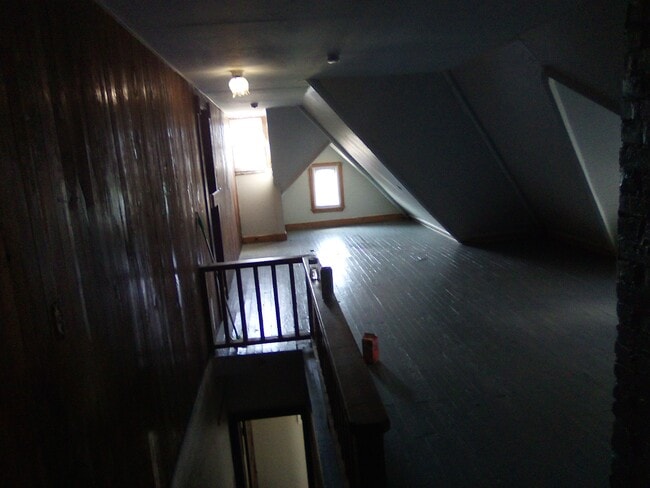 Building Photo - 325 Cedar Ave