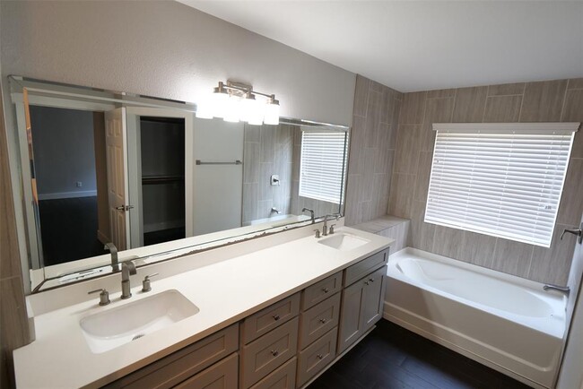 Building Photo - 5302 Prairie Creek Dr