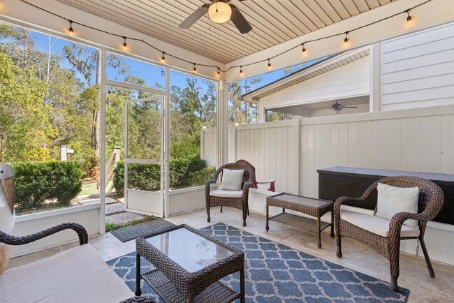 Building Photo - 807 Mariners Cir