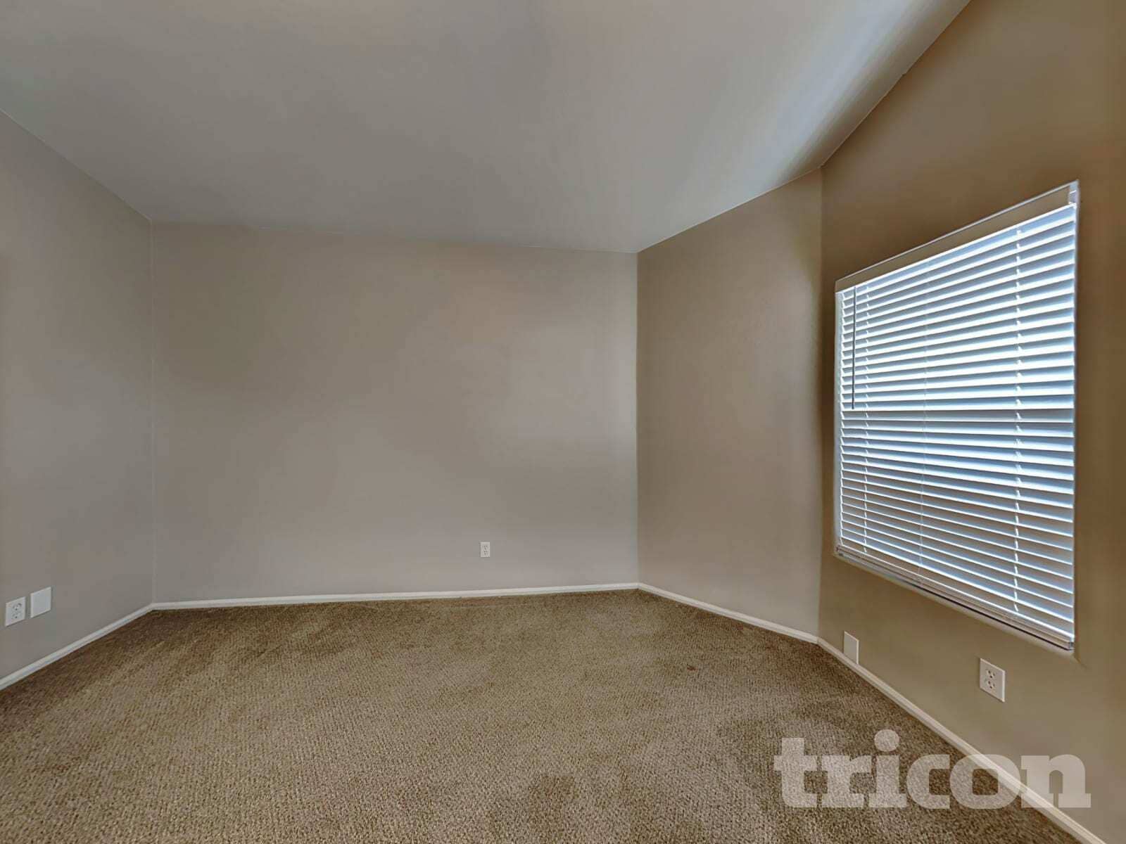 Building Photo - 8738 W Golden Ln