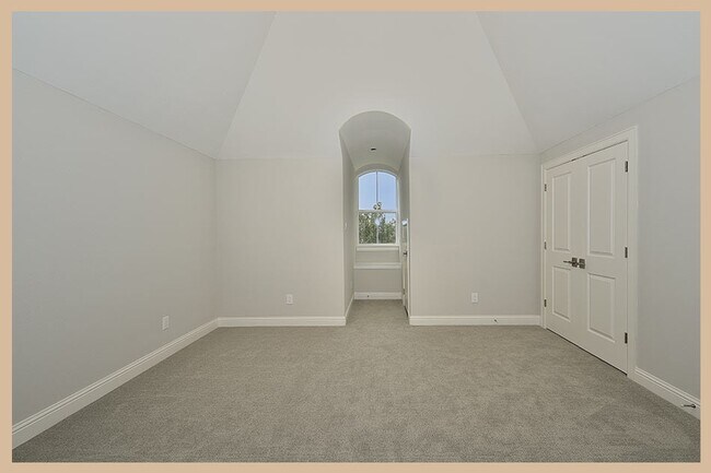 Building Photo - 215 Willow St