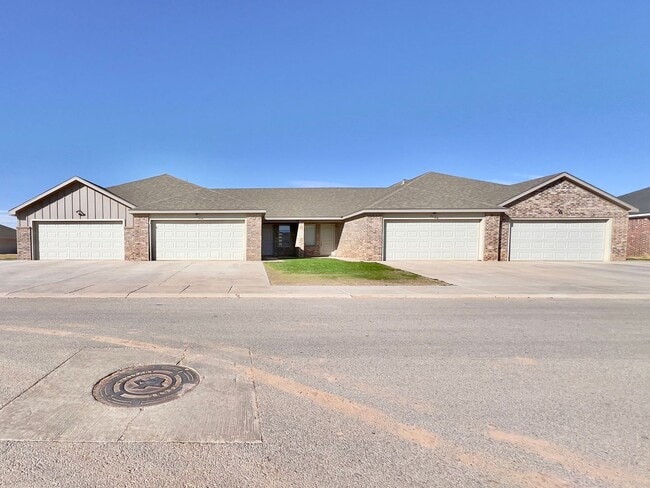 Building Photo - Beautiful 3-Bedroom Home Near Texas Tech