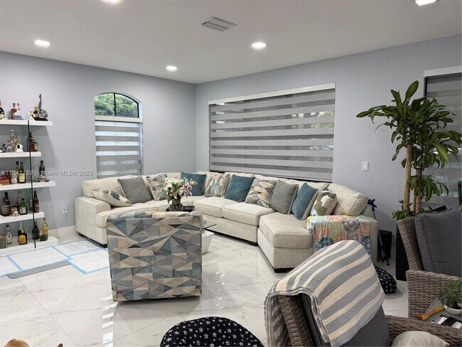 Building Photo - 11300 SW 236 Ln