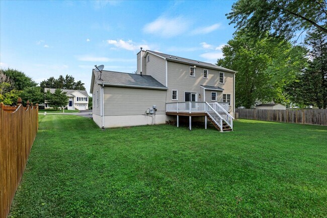 Building Photo - SHORT-TERM RENTAL